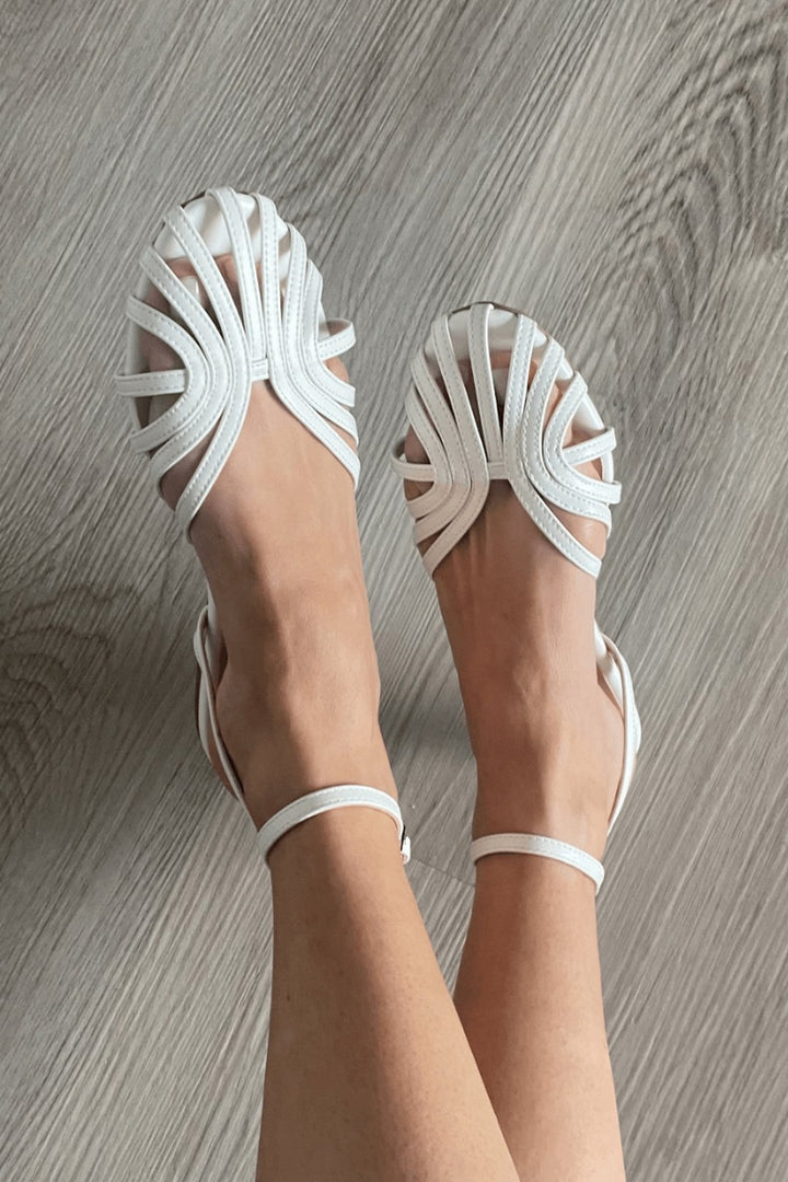 Marybeth | Round Toe Strap Sandals