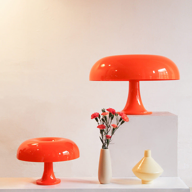 Berlin - Simple Design Table Lamp