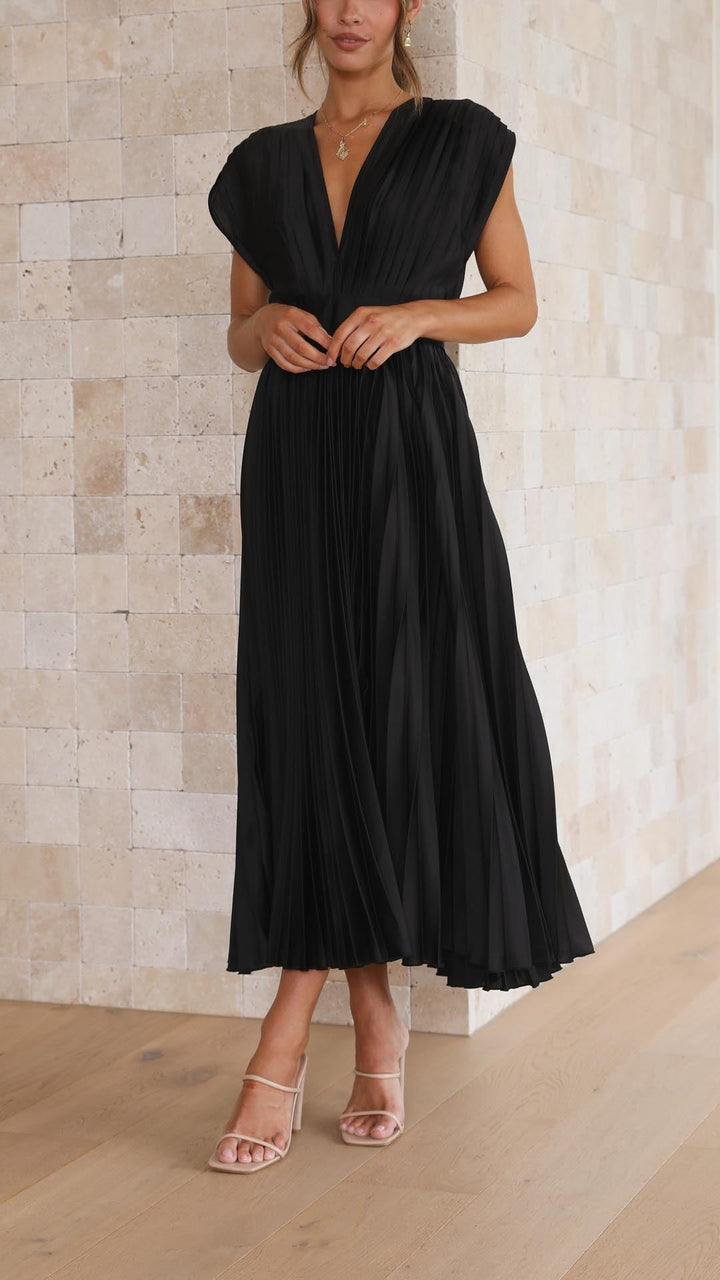 Kensley | Pleated Maxi Dress