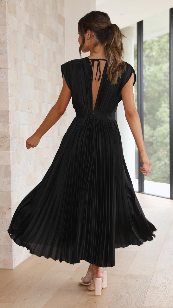 Kensley | Pleated Maxi Dress