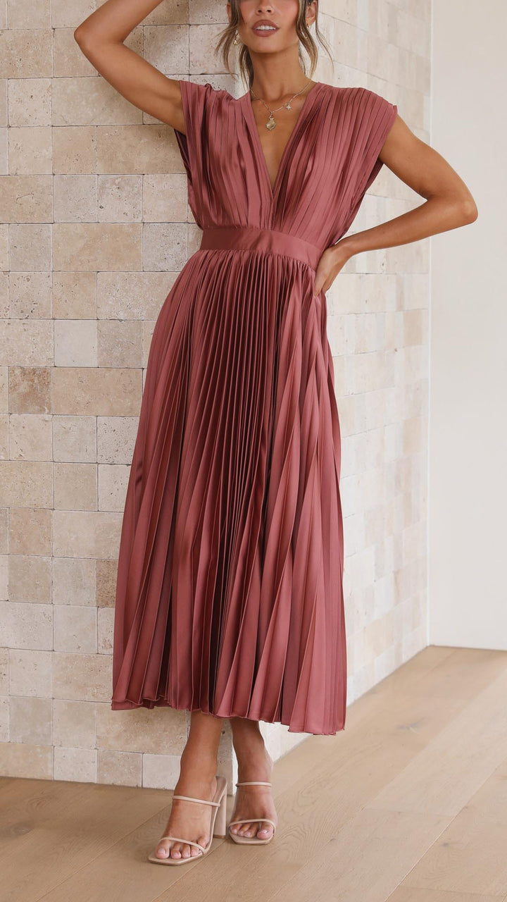 Kensley | Pleated Maxi Dress