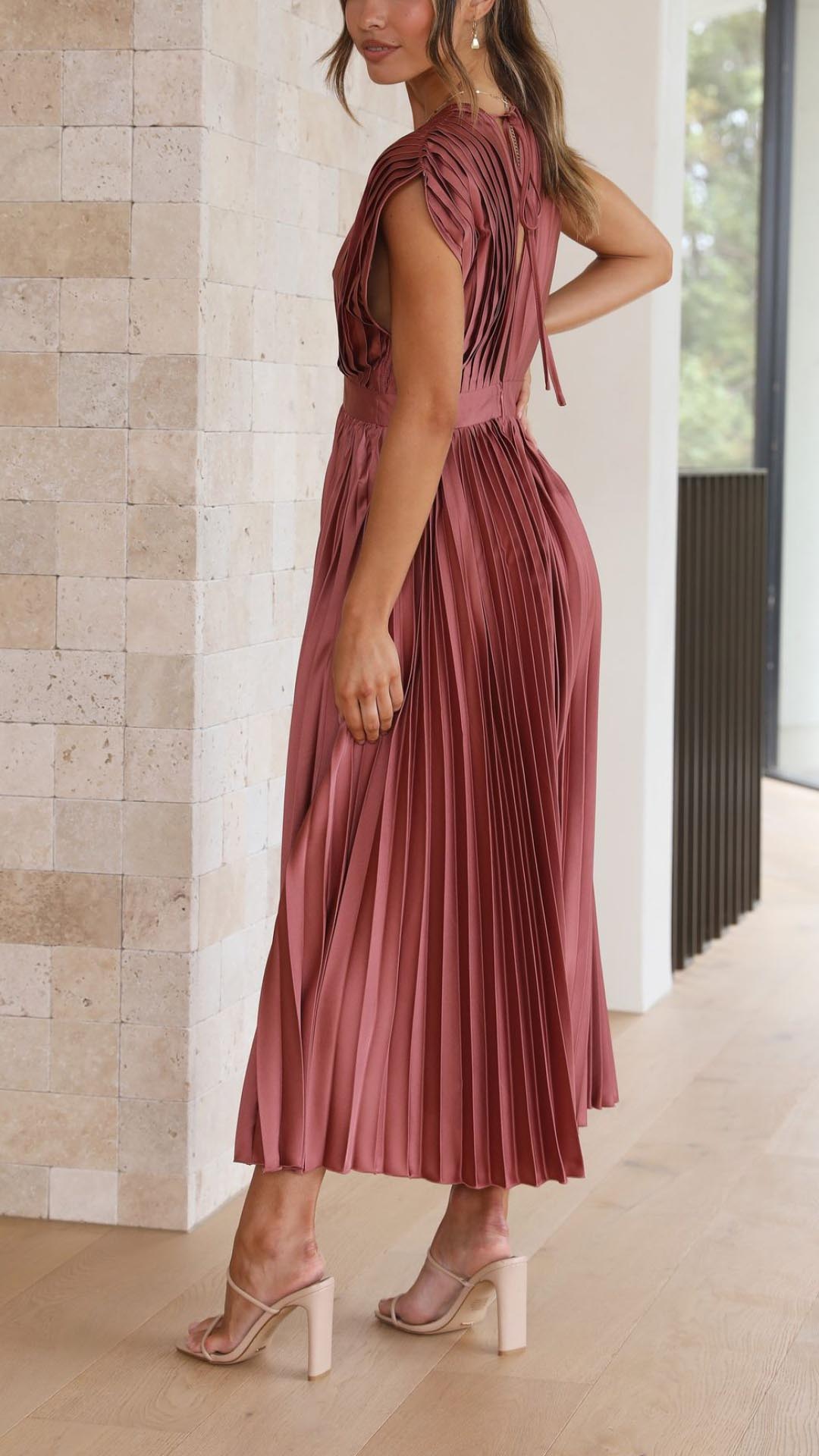 Kensley | Pleated Maxi Dress